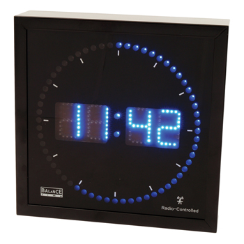 Digitale klok met blauwe LEDs en ronde seconde-aanduiding